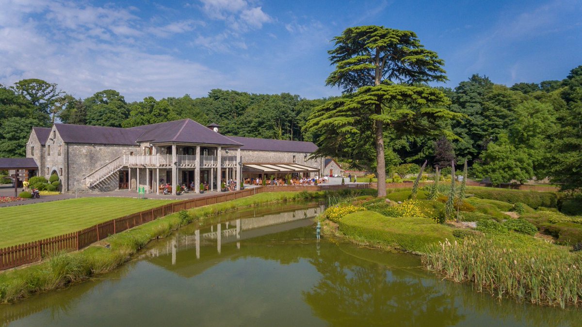 The Clubhouse ⛳️🏆🏌 The Clubhouse at Fota Island Resort is a haven for golfers and enthusiasts. With stunning views, top-notch facilities, delicious dining options, and a warm ambience Clubhouse Dining fotaisland.ie/dining-at-the-… #fotaislandresort #yourprivateisland #eastcork