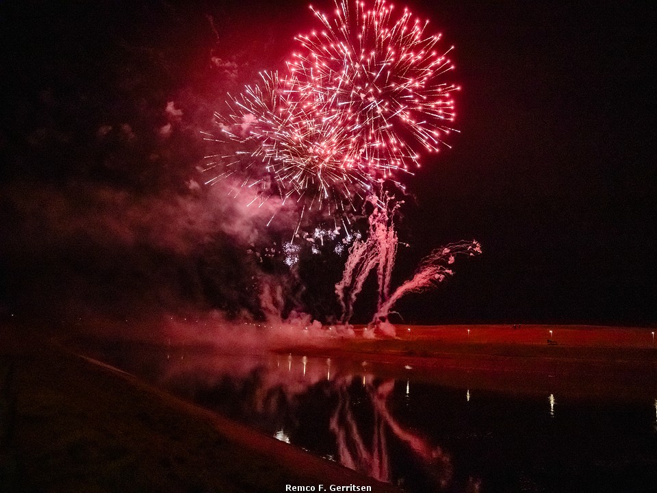 rfgfireworks.com/?p=91
Vuurwerkshow t.b.v. Koningsdag in #Katwijk