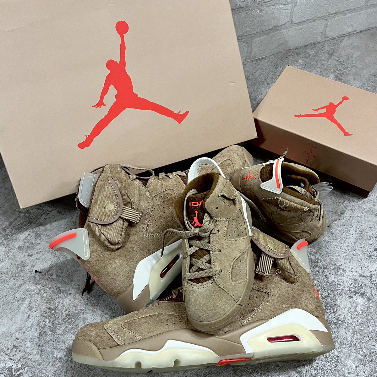 .
TRAVIS SCOTT✖️NIKE

AIR JORDAN 6 RETRO SP

タグ付き未使用品です‼️

ご気軽にお問い合わせ下さい✨

#travisscott #トラヴィススコット 
#nike #ナイキ #jordan6 #ジョーダン6 #ブランド古着 #refinekurashiki 

Refine kurashiki
〒710-0055
岡山県倉敷市阿知3丁目3-1 1F
086-454-9212