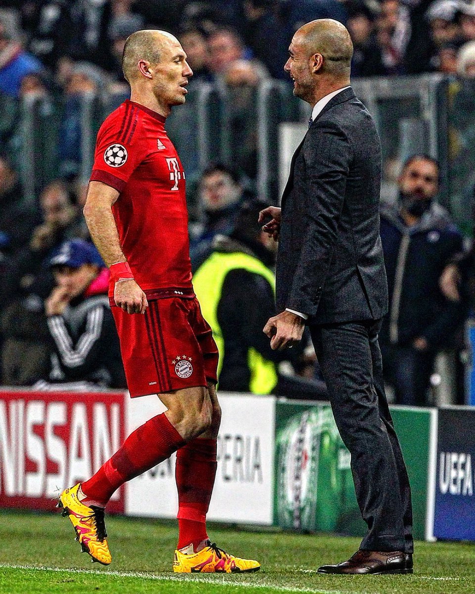 According to @Jack_Gaughan, Arjen Robben was in the #ManCity dressing room after the Wolves match and congratulated the squad on the win. 🇳🇱🤝