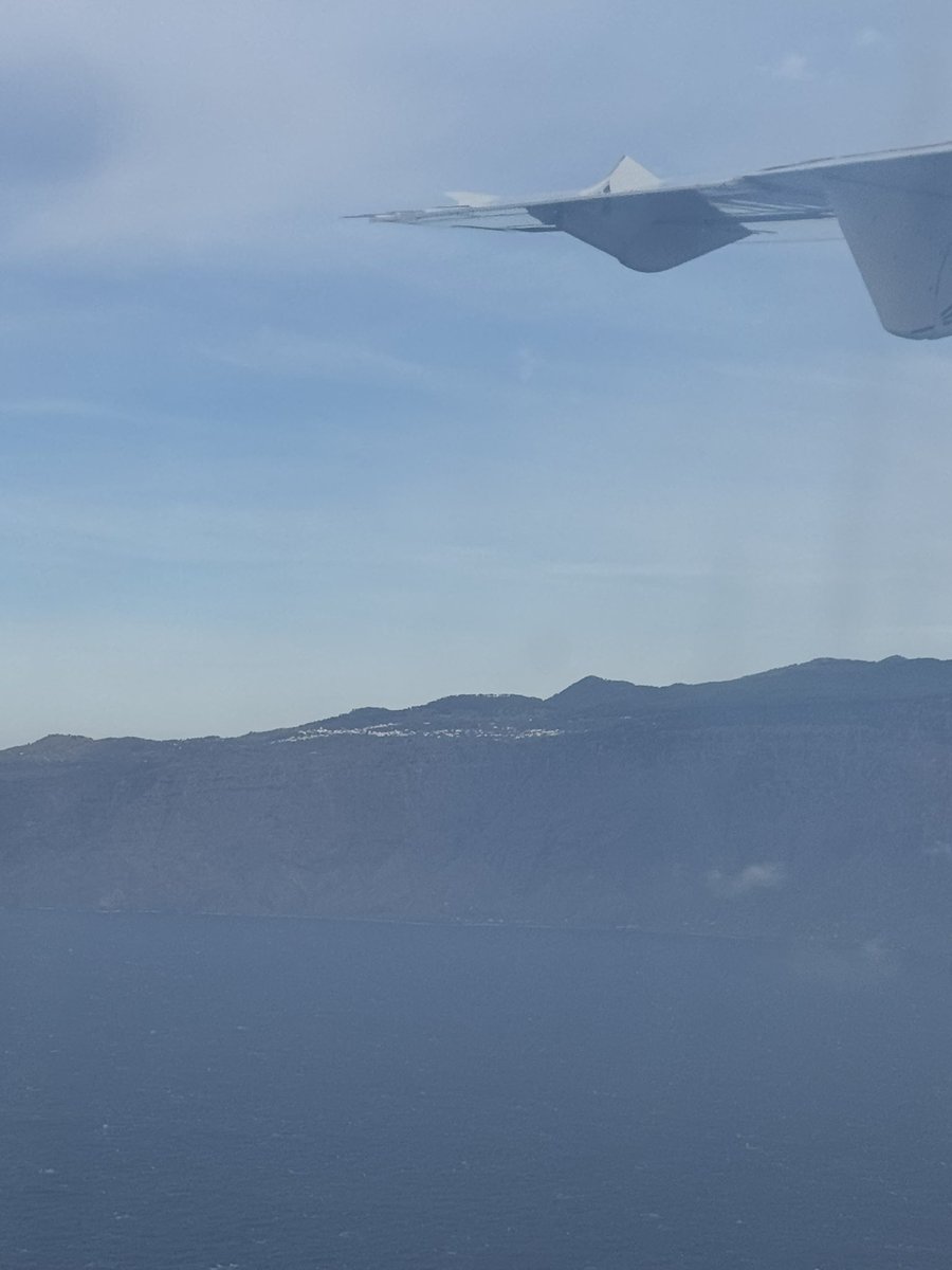 La ✝️ que forma El Pinar de #ElHierro visto desde el @BinterCanarias 💚.