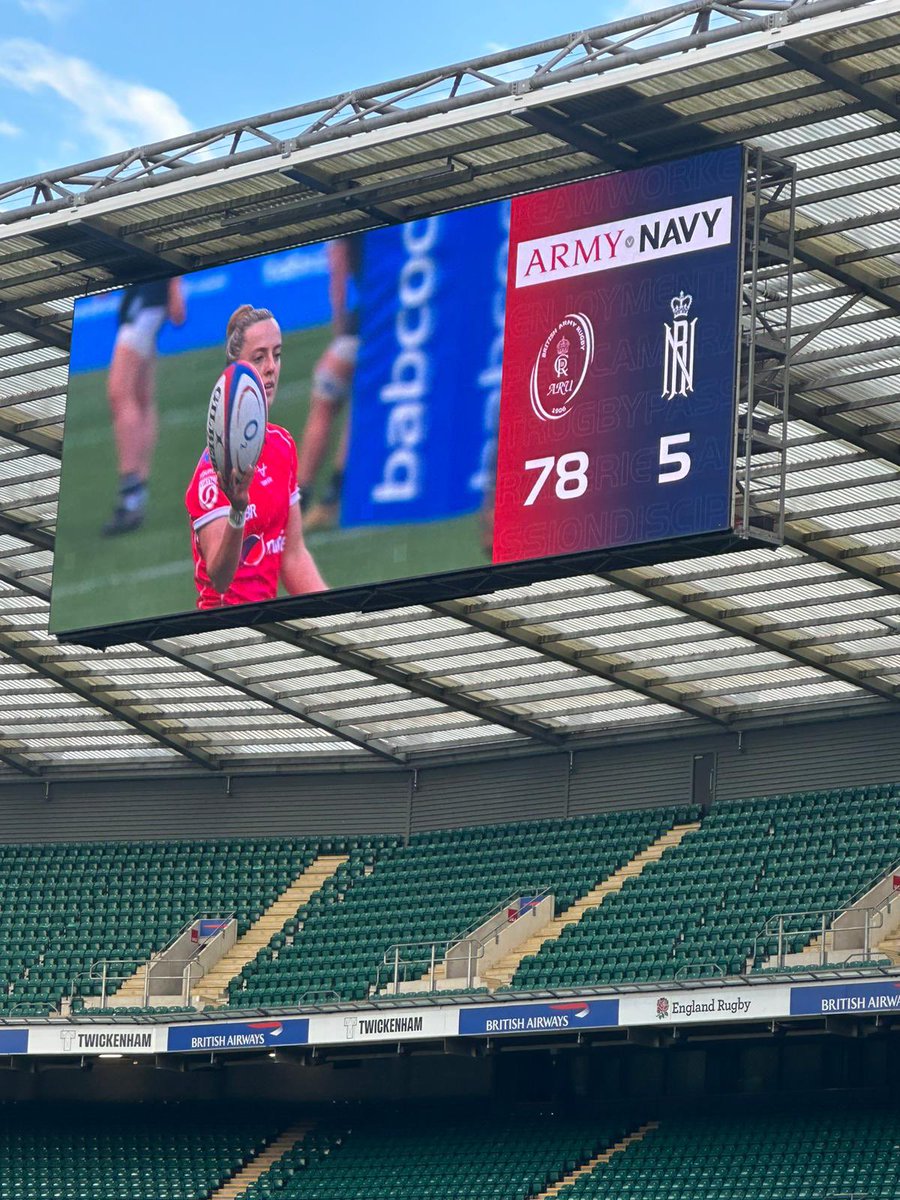 Huge congratulations to S/Lt Sinclair from @RNRugby and Cpl Benavent from @armyrugbyunion who are both serving nurses with RCDM in @uhbtrust. The match was played @Twickenhamstad. A passionate performance from both sides. #womensrugby @DMS_MilMed @CdreAHofman @AMSCorpsCol