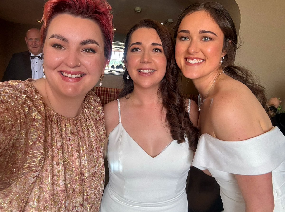 It was a total honour to sing these two beautiful women down the aisle yesterday with my song Ti a Fi 🥹🤍 Llongyfarchiadau Angharad & Emily - you are made for each together 🫶🏻 Also check out Angharad’s proud Dad behind us 😭 how lush!