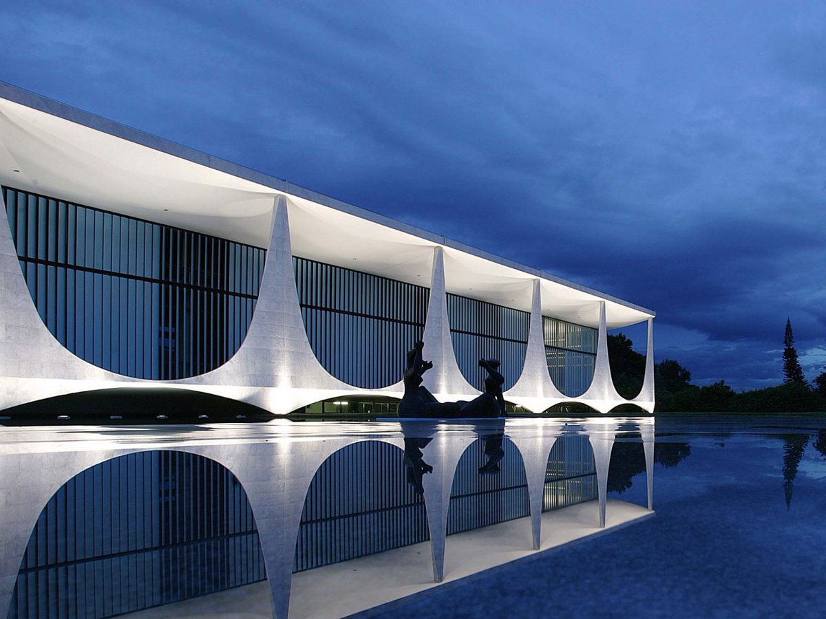 #ArchitectStudios Oscar Niemeyer

'Architecture is about surprise.'