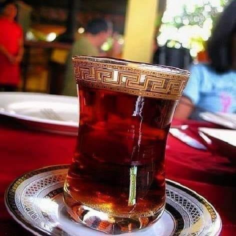 Abdurrahim Karakoç'un dediği gibi; 'Yazacak dertler çok ama, -hele DURSUN... Bi çay içelim... #Günaydın #Pazar #Çayyaş 🤗