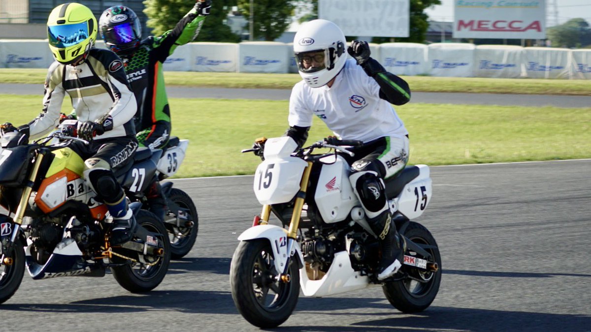 ochigin55's tweet photo. 🏁レン耐4時間レース🏁
2台とも無事に完走です！
 #fight_ochigin https://t.co/F5j4Ad9XDC