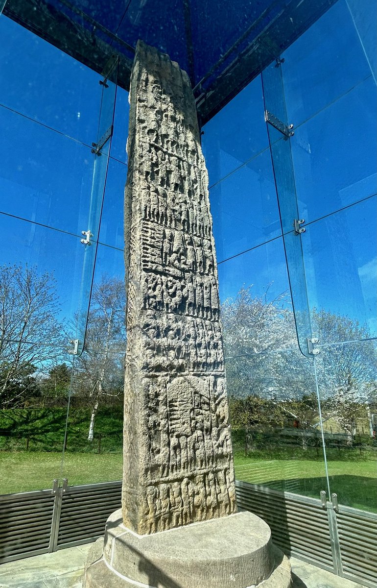 The seven metre high Sueno’s Stone near Forres in Moray - a Pictish cross slab dating to the mid-C9th and early C10th, with depictions of a battle scene and possible royal inauguration. #StandingStoneSunday 📸 My own.