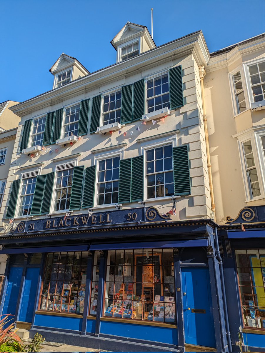 Opening Hours over the Bank Holiday Weekend at Blackwell's Bookshops in Oxford Saturday 9-7 Sunday 11-5 Monday 9-7 Come in for a browse, bookshops are the best places to be on bank holidays.