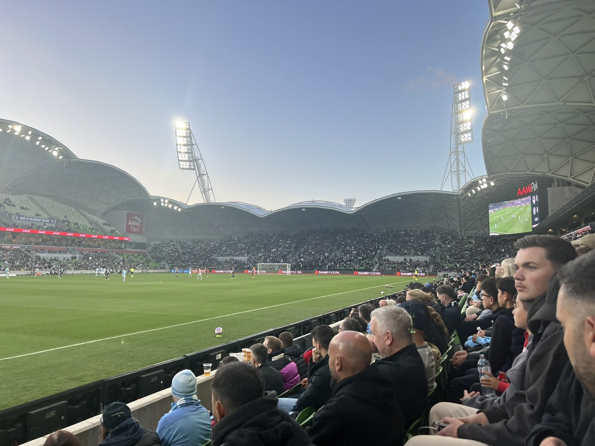 Great crowd and heaps still at gates @AAMIPark @gomvfc @MelbourneCity