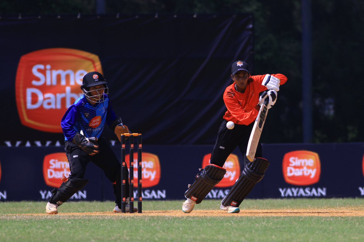 🐆 Jaguars 59/4 (15.0) - Need 42 off 30

Won’t be easy but Captain Wini is still there on 28

📺 facebook.com/share/v/vvdBpT…

#Cricket #Sports 
#MalaysiaCricket #SuperWomenLeague #ICCAsiaCricketWeek #YayasanSimeDarby