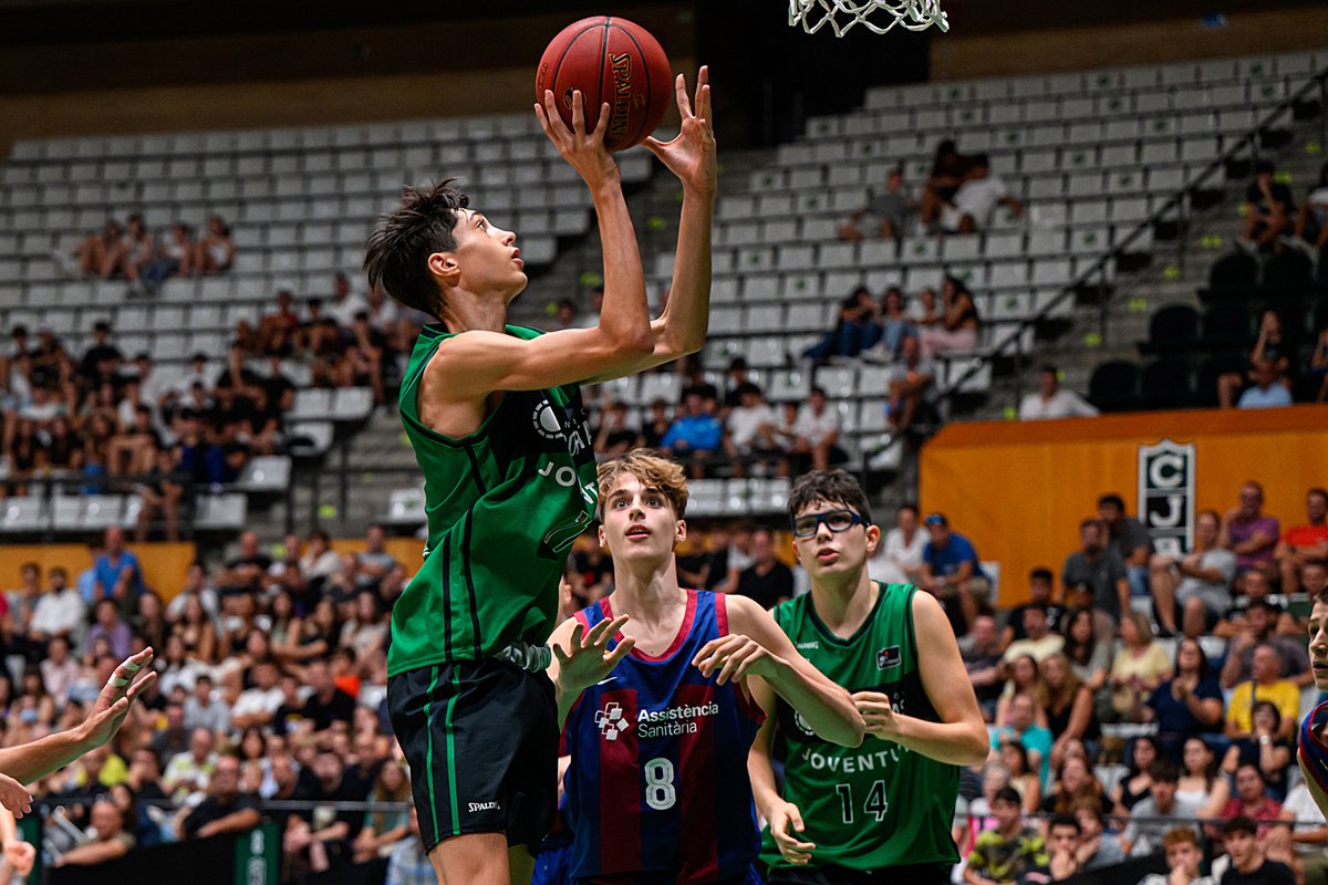 👊 Els nostres Cadets lluitaran pel bronze a Catalunya i el bitllet pels Campionats d'Espanya

🟩⬛️ El femení s'enfronta al @BGironaBase (10:15h, Palamós), mentre que els nois jugaran contra el @cbhospitalet (16h, Corbera). Molta sort! 💪

#BadalonaÉsFutur #SomElBressol