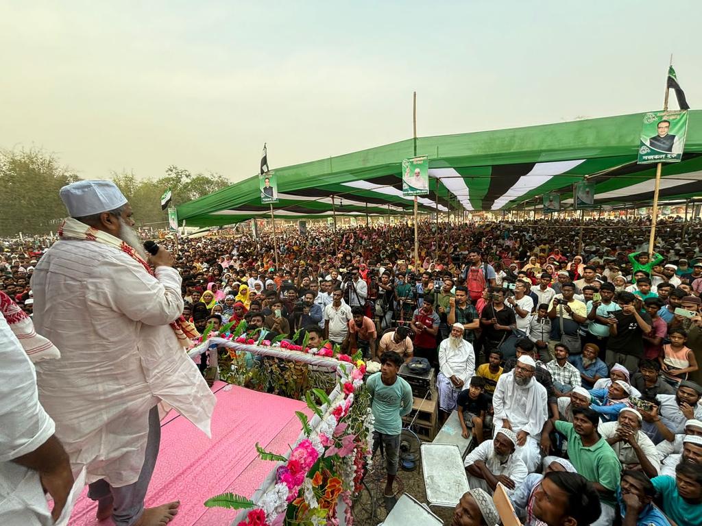 कांग्रेस ने देश में हर जगह क्षेत्रीय पार्टी को मंजूर कर लिया है उनके साथ गठबंधन करके वह चुनाव भी लड़ती है असम एक ऐसा प्रदेश है जहां अभी तक कांग्रेस ने यहां की क्षेत्रीय पार्टी UDF को तस्लीम नहीं किया, अभी कांग्रेस यहां भाजपा को हराने से ज़्यादा ज़रूरी UDF को हराना समझती है, इसके…