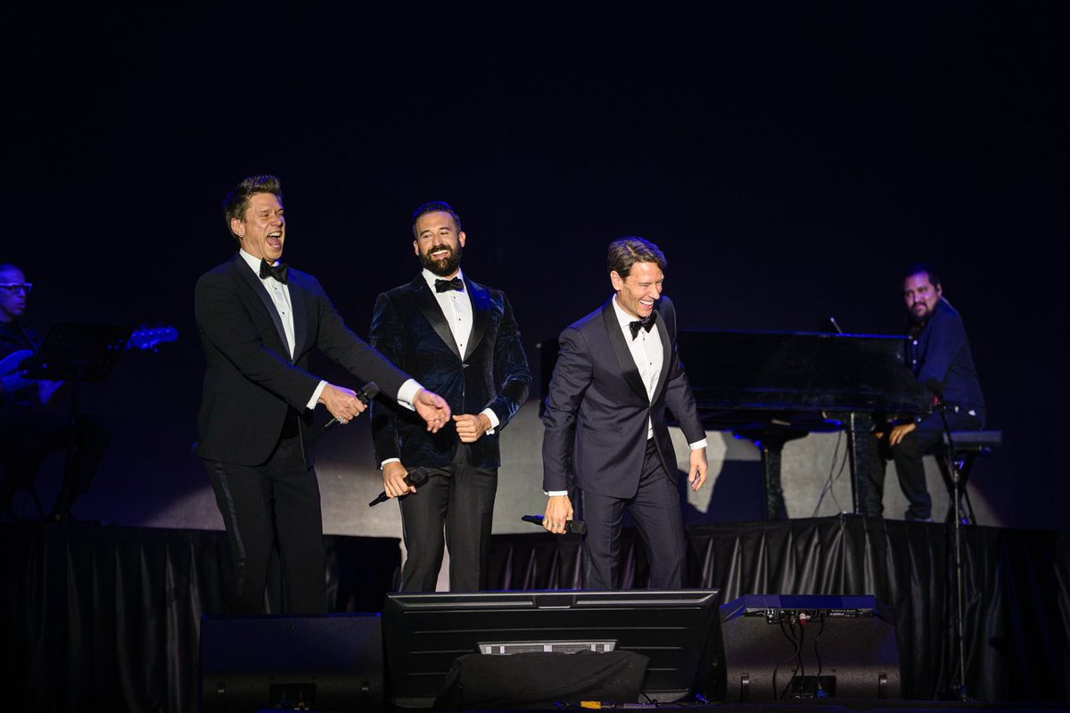 Por fin disfrutamos al renombrado cuarteto vocal @ildivoofficial que cautivó al Foro de las Estrellas de la con su mezcla de ópera y música pop. 🤩 La #FNSM2024 disfrutó el impresionante talento vocal y su carisma en el escenario🫶🏼✨