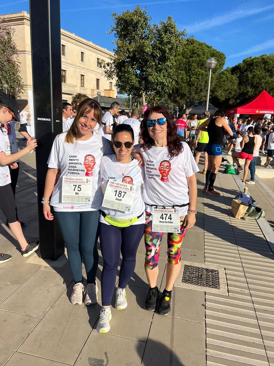 Una representació de professores i alumnat del nostre IES  participen avui a la cursa solidaria per promoure la salut mental, la prevenció de la depressió i del suïcidi.
Cada km compta! ❤️❤️💛💛
