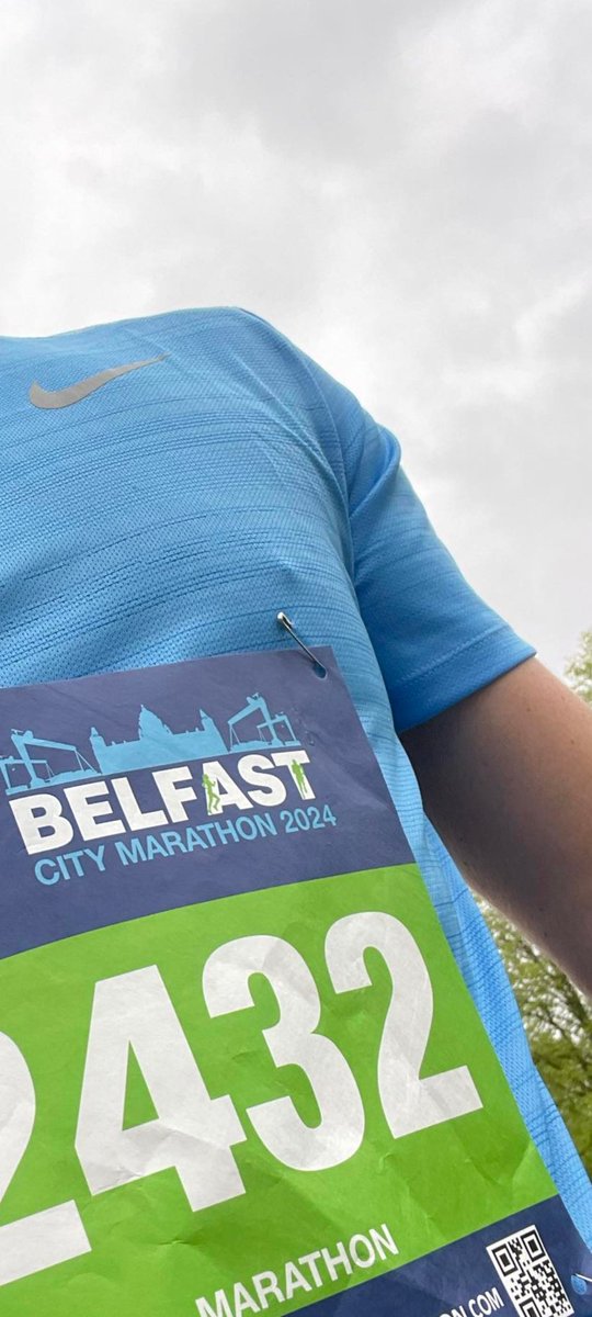 That's the youngest dropped off for the Belfast City Marathon! Just got in and out to Stormont estate in time! Traffic chocabloc. 
He was in New Zealand in January when he decided 
'I must run one marathon in my life' - and started preps. 
 🤞 🤞