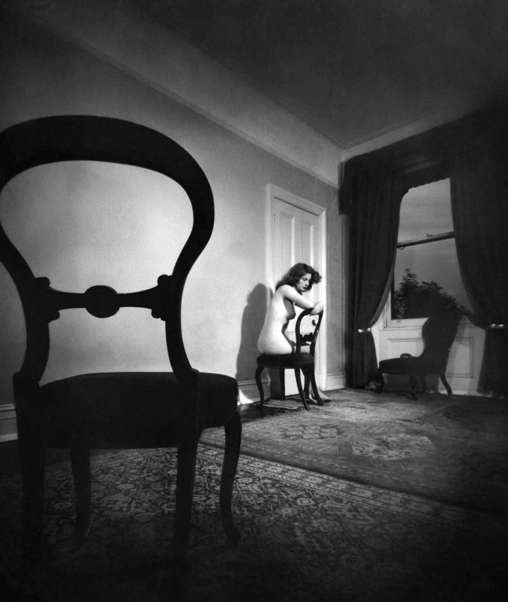 Bill Brandt #photography Nude, Campden Hill, London, 1947.