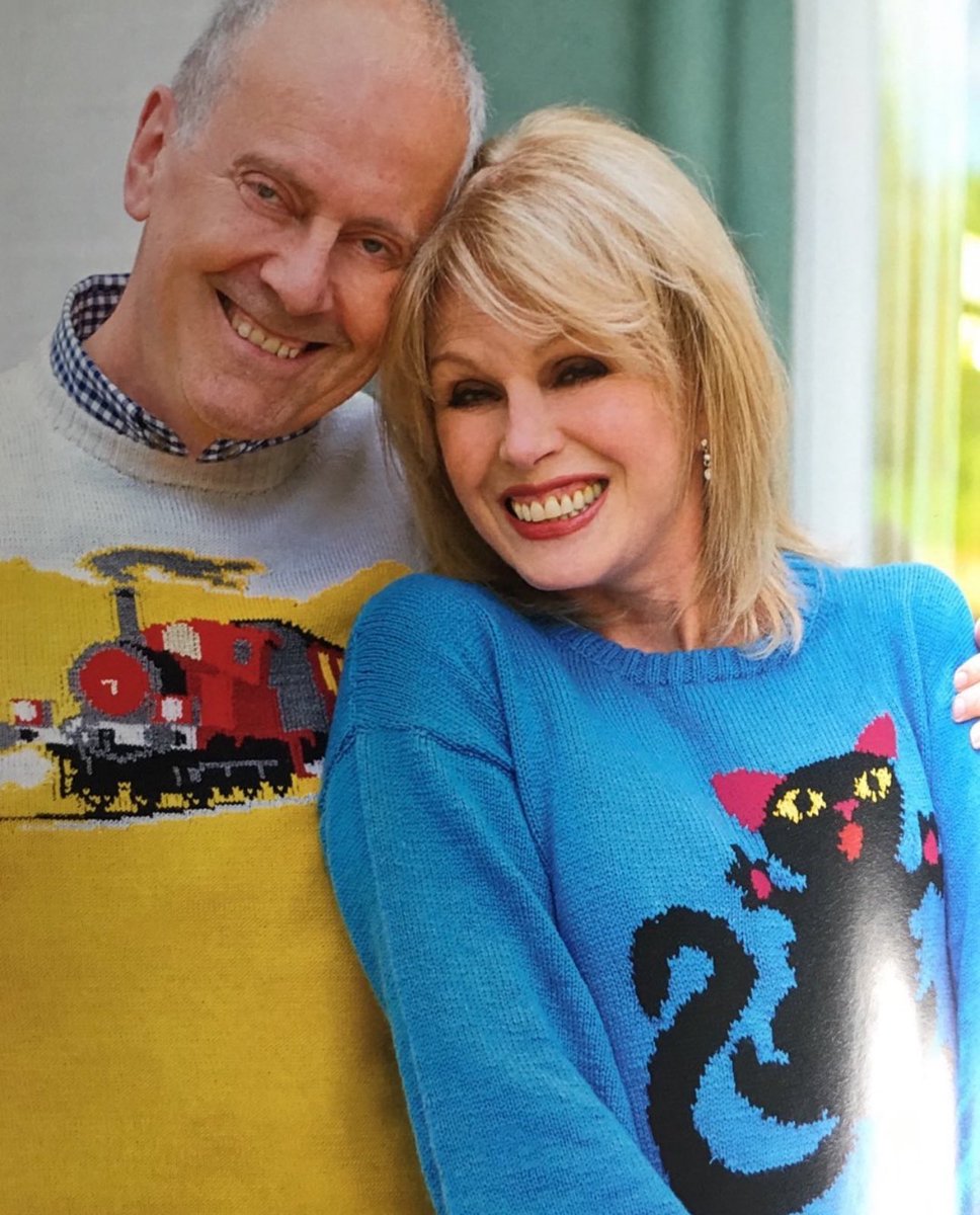 Happy Sunday from Jo & @GylesB1 - have a great day darlings!🥂