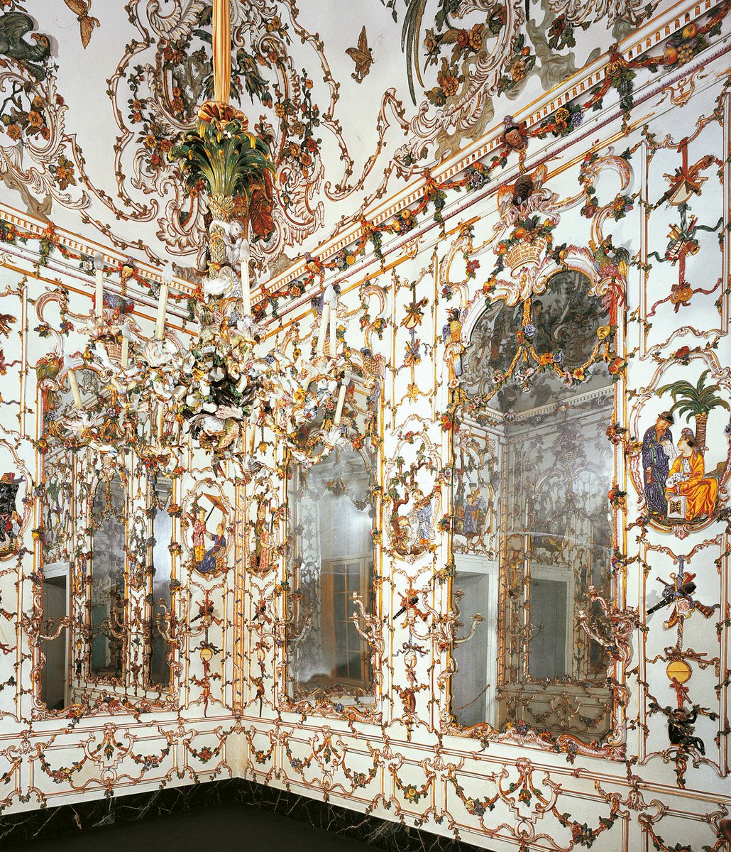 Salottino di porcellana di Maria Amalia di Sassonia.
Museo di Capodimonte, Napoli.