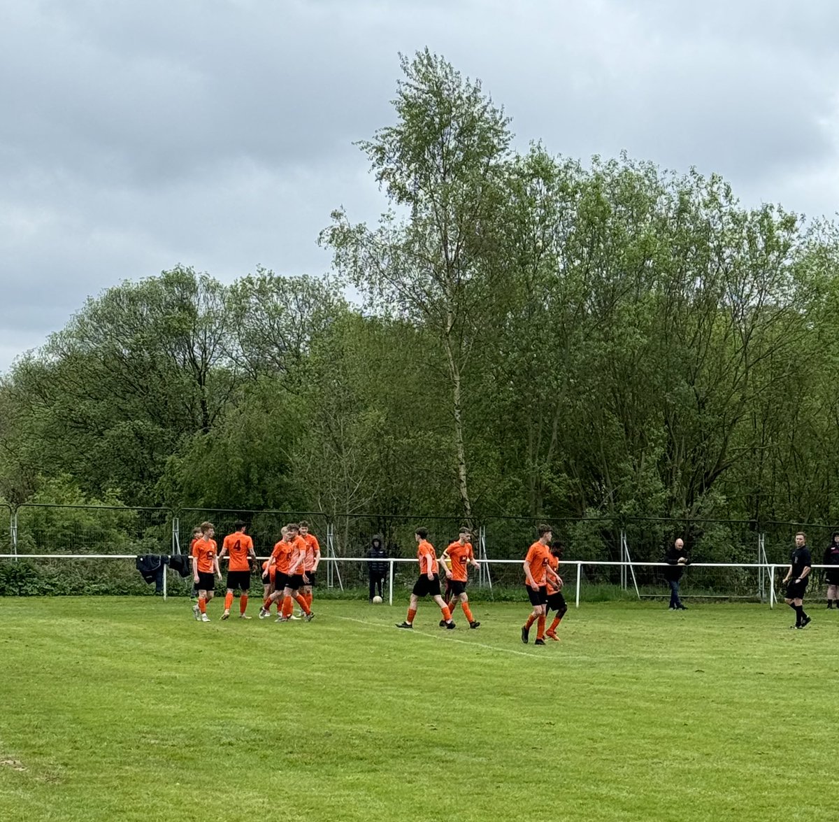🟠Away Defeat⚫️

The 1st team travelled to promotion contenders @TottyUnited in @THEMCRFL losing 1 v 2 late on!

A high quality game with two young sides battling for the points in a 😍 setting!

⚽️Matty Birkhead

MOM Chay Lomas 

Great hosts,top ref, nice club!

#Playforyourtown