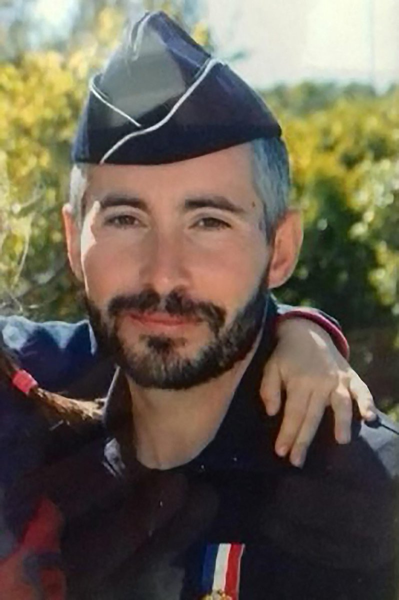 AbdoulayeK3's tweet image. On n&apos;oublie pas notre frère, notre ami, collègue #EricMasson 🙏🏿🕊🇨🇵
#hommage
#policier 
#Avignon