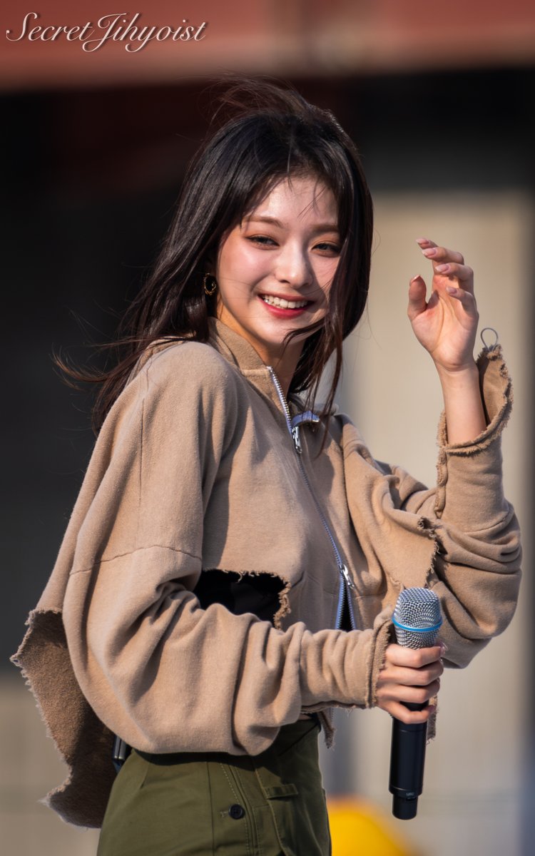 240504 

#fromis_9 #프로미스나인 #LeeNaGyung #이나경