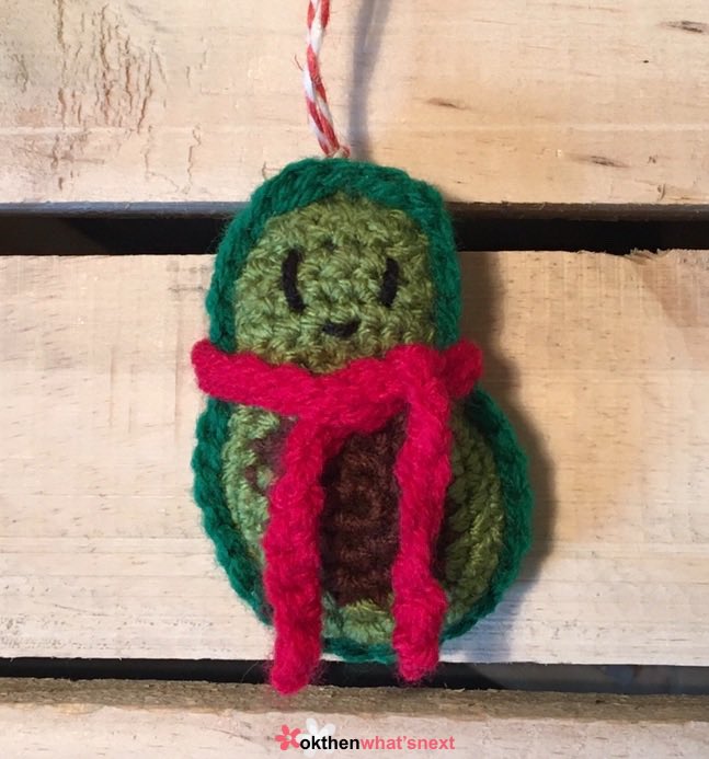 Happy #cincodemayo ! Avocados are often associated with Mexican food so here’s a holiday avocado Christmas decoration I have available in my #etsy shop 🥑 okthenwhatsnextcraft.etsy.com #crochet #ukgifthour #ukgiftam #earlybiz