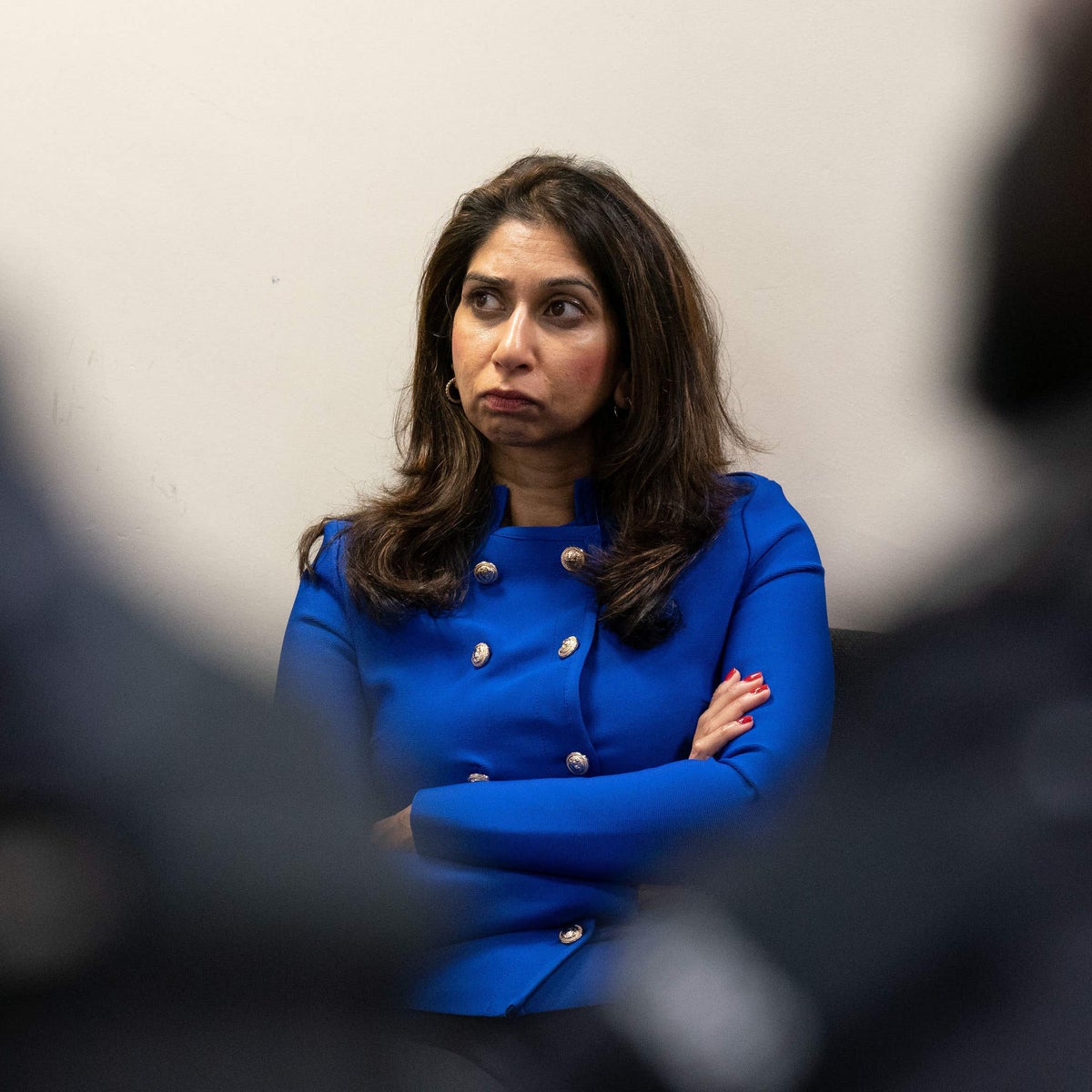 Why on earth is Suella Braverman on #bbclaurak She is not even in Gov & can't remember how many times she's been sacked Can we have 12 POLICE OFFICERS investigating her She was sacked for sharing Confidential Cabinet Papers & surely broken the OFFICIAL SECRETS ACT