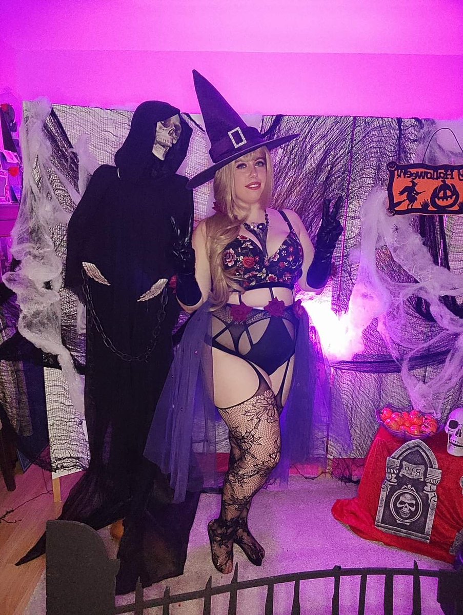 <3 <3 <3 Más fotos de Lisa :3 <3 <3 <3
#halloween2023 #halloweenmakeup #halloween #halloweencostume #sexylady #sexycostume #sexycurvy #sexycosplay #sexylingery #sexycurve #sexycosplaygirl #lisagenshinimpactedit #lisagenshinimpactcosplay #lisagenshinimpactfanart