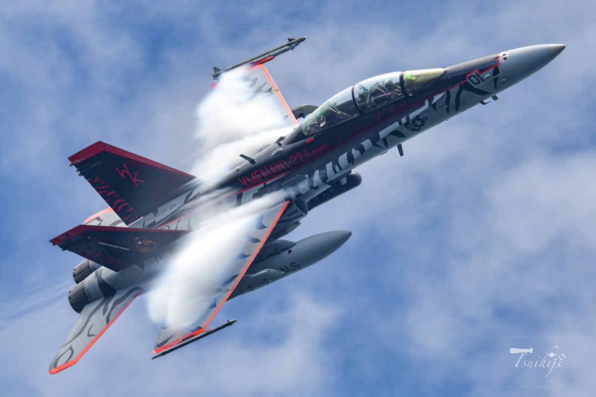 MCAS IWAKUNI FD24
VMFA(AW)-224 F/A-18D WK01
本番が一番激しく、ベイパー出して突っ込んできてくれました🐅
#FD24
#岩国基地フレンドシップデー