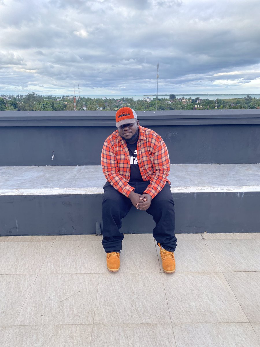 JABIR SALEH (Zee la kujibrand)/Zee la kutrendi (@jabirsaleh) on Twitter photo Mastory ni mengi na <a href="/jaymoefamous/">Jaymoe Mchopanga</a> natumai Part 2 ulienjoy sana kama ulifanikiwa kusikiliza live, ila kama bado basi mzigo uko you tube now,fuata link 👇🏾
#Theclassicefm
youtu.be/2He3wMCt1q8?si… Mastory ni mengi na <a href="/jaymoefamous/">Jaymoe Mchopanga</a> natumai Part 2 ulienjoy sana kama ulifanikiwa kusikiliza live, ila kama bado basi mzigo uko you tube now,fuata link 👇🏾
#Theclassicefm
youtu.be/2He3wMCt1q8?si…