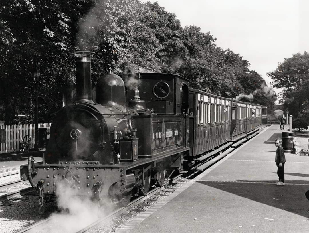 M.N.Ry. No.4 𝘊𝘢𝘭𝘦𝘥𝘰𝘯𝘪𝘢 calls at the station in the summer of 1998 during the Steam 125 celebrations that year; the railway is running today #iomrailway #heritage #steam #nostalgia #greatphoto #Castletown #placetobe #Caledonia #locomotive #celebrate #IMR150 #archives