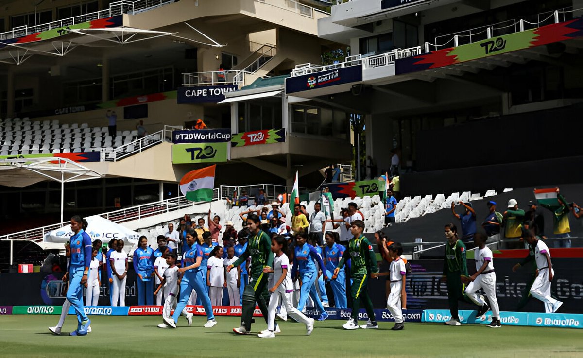 Breaking: Pakistan and India are in the same group for ICC Women's T20 World Cup 2024 🇵🇰🇮🇳♥️ 

Pakistan vs India will be played on October 6 in Sylhet, Bangladesh. Aajao padosiyo 🔥🔥