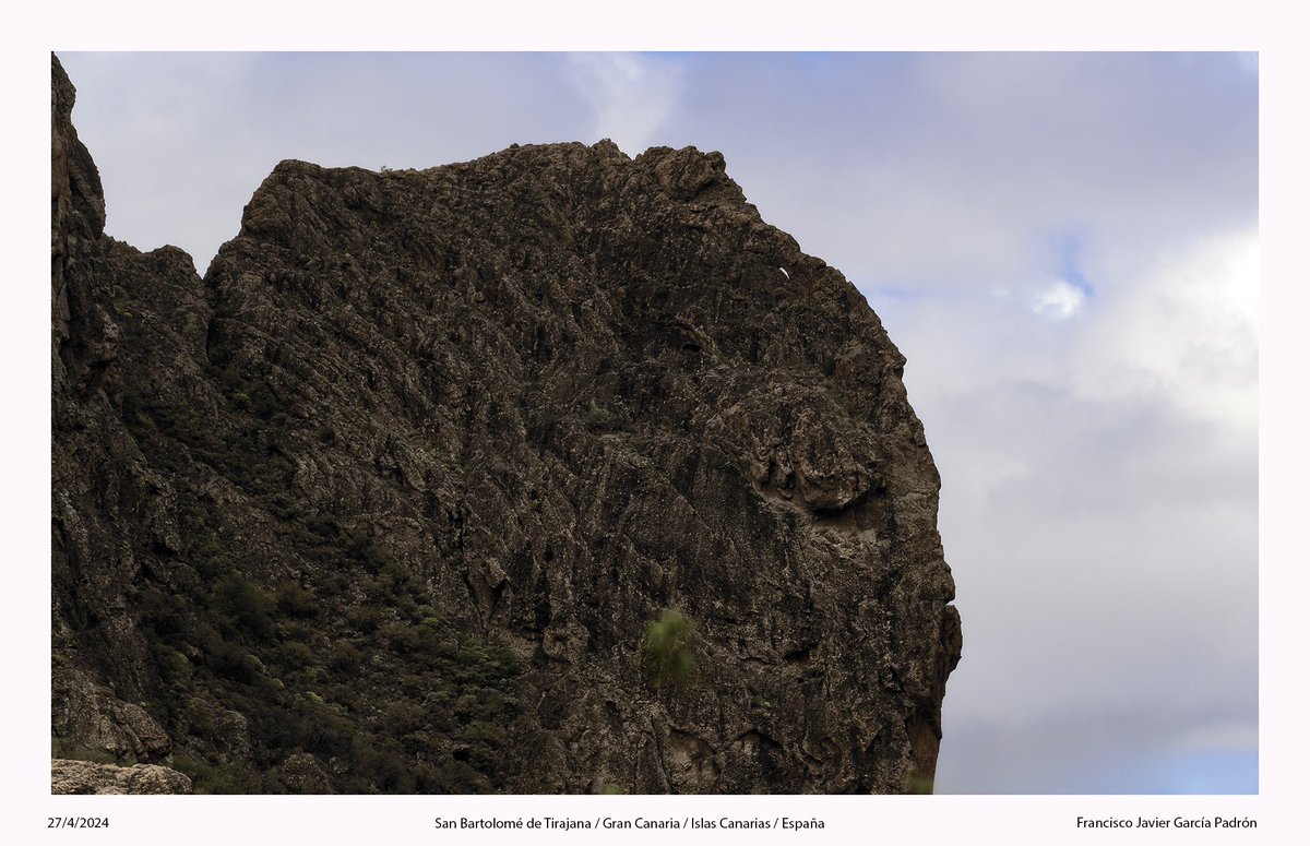 ”Feliz día, MADRES”. #BuenosDías #FotografíaPaisaje #Roca #Montaña #Cielo #Nubes #Color #CaseríodeAyacata #SanBartolomédeTirajana #GranCanaria #IslasCanarias #España