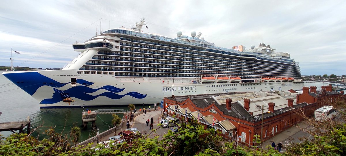 Regular visitor @PrincessCruises Regal Princess in Cobh today.
Lots to do and see and soak up the special atmosphere when one of the big ships is in town.

Due to depart at 6pm.

#lovecobh #visitcobh 
@CobhTourism
@PortofCork
@HamiltonShipPSL @corkbeo @pure_cork @CruiseRoomEire