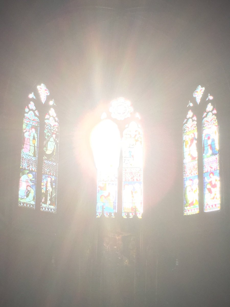Bathe in the light of the Lord! 
Join us for mass, 10am St Mary Mags. St Peter’s remain closed while work is carried out on the building. With the aim to re-open in the summer. #church #paddington #london #everyoneiswelcome
