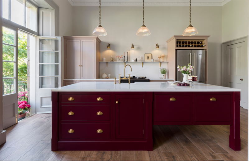 Red Alert - Unexpected Red: Kitchen Edition - Read our full article here: ow.ly/WpP250QJPpJ #harvjoneskitchens #bespokekitchens #kitcheninspo #newkitchen #kitchendesign #lovenotts #itsinnottingham #theexchangenottingham #nottingham #shopnottingham