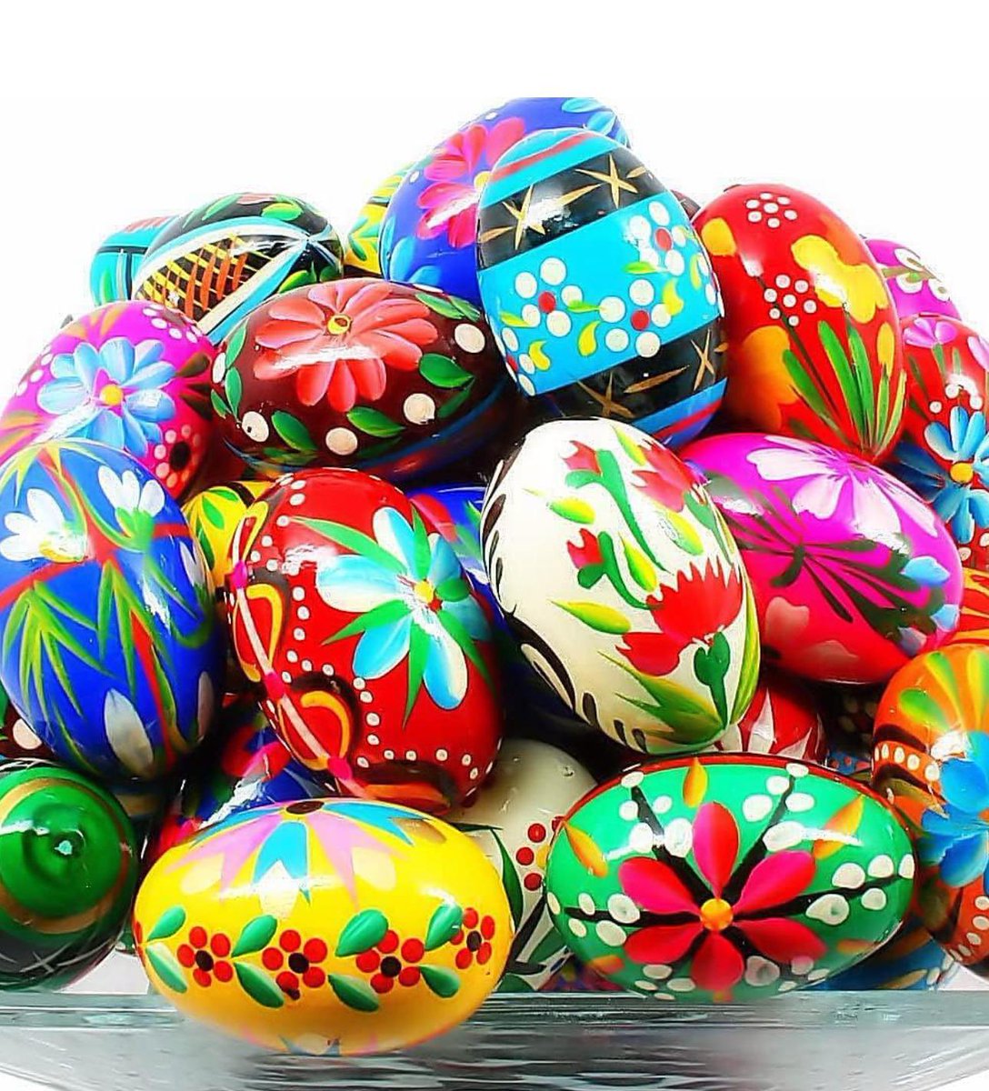 Kardeşlik, sevgi ve barış duygularımla Anadolumuzun zenginliği olarak gördüğüm tüm Hristiyan vatandaşlarımızın Paskalya Bayramı’nı kutluyorum.