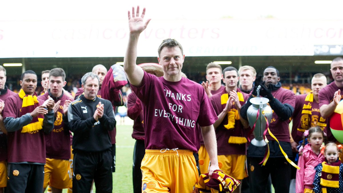 #OTD 5 May 2010 Stephen Craigan played his 300th game for Motherwell. 
It was the crazy 6-6 draw with Hibs at Fir Park. @MotherwellFC @TheWellSociety @motherwellnet 
#heritagematters