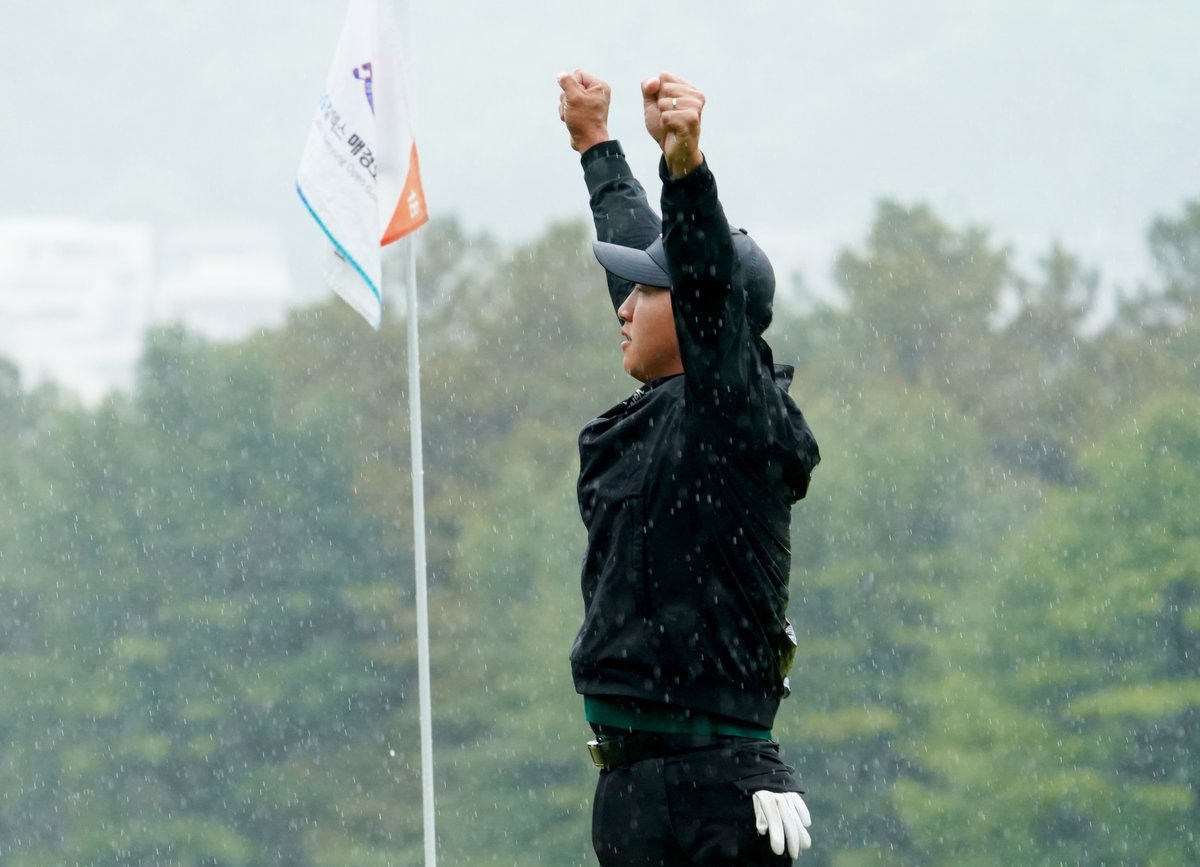 After failing to retain his playing rights in 2022 and missing out on regaining his card for two years in-a-row at the Qualifying School, Hongtaek Kim is finally a winner on the Asian Tour.😌

#MaekyungOpen #whereitsAT