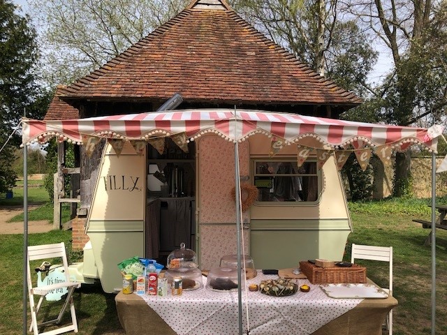 It's Tilly time at Wandlebury! Tilly the Travelling Tea Room brings the treats from 11am. The cute vintage caravan will be stuffed full of the usual delicious cakes, savoury pastries and ice cream, so come and get your Tilly fix today! #saffronicecream facebook.com/TillyTheTravel…