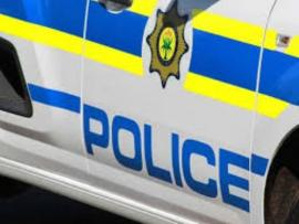 A woman has been arrested after allegedly decapitating her 18-year-old son in the Leshikishiki village in the Lebowakgomo policing area in Limpopo.
tinyurl.com/3p837vju