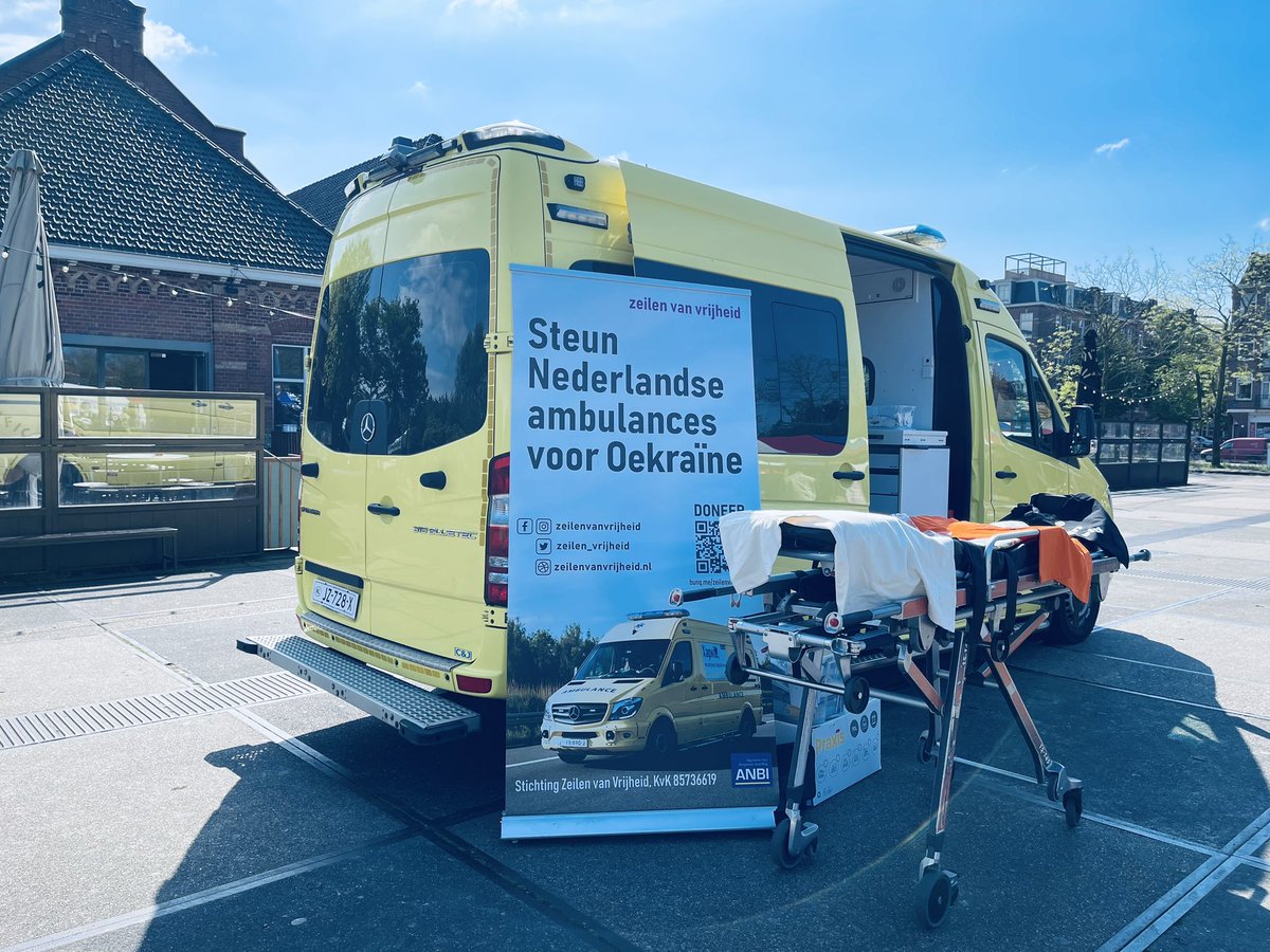 Today, I’m in Westerpark with @zeilen_vrijheid. If you’re in Amsterdam, why don’t you come by for a chat, learn more about how we send ambulances to Ukraine, buy some merch, or donate?