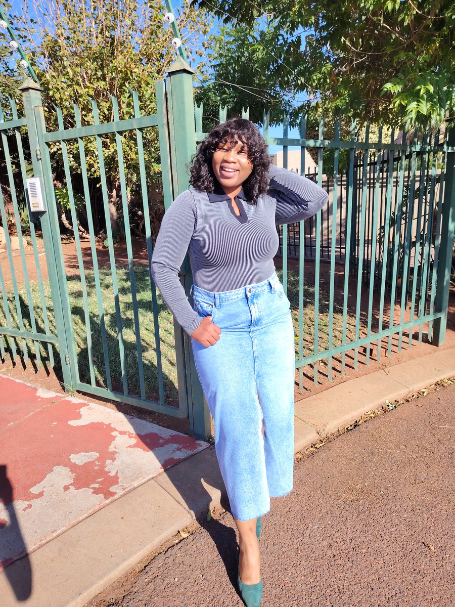 Geepeengubs's tweet photo. #Jesusgirl 
🌼🌼 https://t.co/KqnRnkWJmx