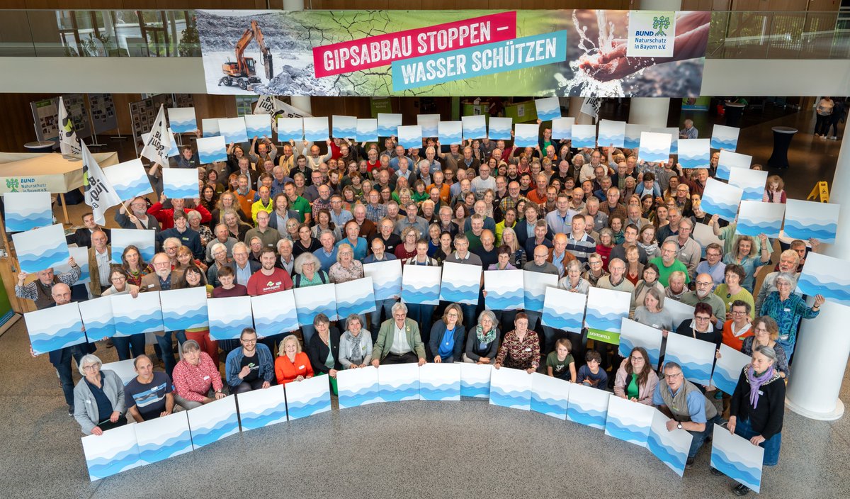 Unsere 250 Delegierten beschäftigten sich auf ihrer Jahresversammlung am WE in Würzburg auch mit dem Jahresschwerpunkt 'Wasser'. So soll in einem Erweiterungsgebiet eines Würzburger Wasserschutzgebietes Gips abgebaut werden. Weiteres großes Thema war die #Europawahl