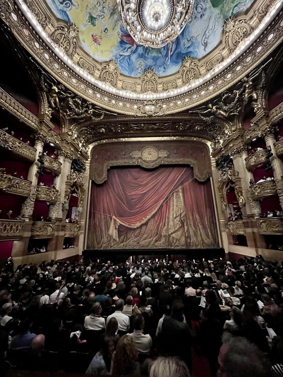 Grand plaisir de voir hier soir des jeunes dans la salle et sur scène pour Giselle, ballet emblématique du répertoire français composé par Adolph Adam ! Formidable Bleuenn Battistoni, nouvelle danseuse étoile, merci à l’ensemble des artistes et des équipes de l’@operadeparis.…