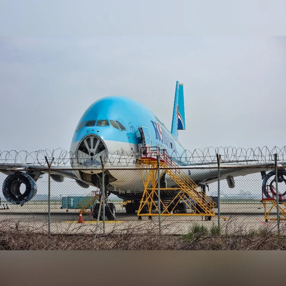 Korean Air parts out an A380 - Airliners.net