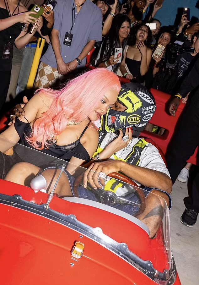Rihanna & A$AP Rocky Last Night Rocky at Puma pop-up shop in Miami 📸Jojo Korsh/BFA/Shutterstock