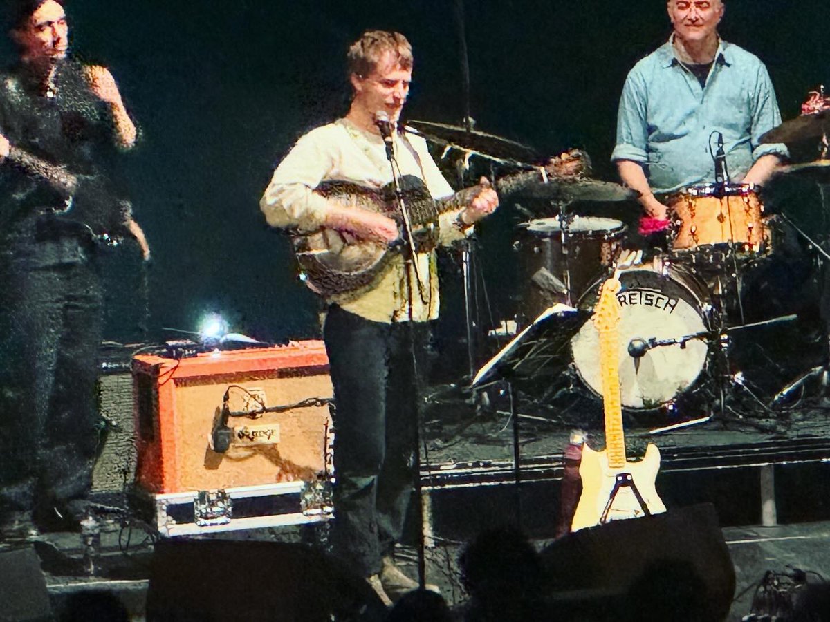 LibbyPlummer's tweet image. Another magical show from @JohnnyFlynnHQ @RobGMacfarlane &amp;amp; The River Band (in which Robert has finally been promoted to 2nd tambourine).