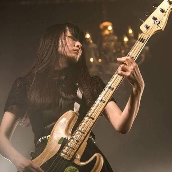 Misa and Ale ,  brilliant, beautiful bassists. 
Not long till they'll be performing at the same concert 
@bandmaid @TheWarningBand2 #Misa #Ale #bandmaid #TheWarning #bass #Tokyo