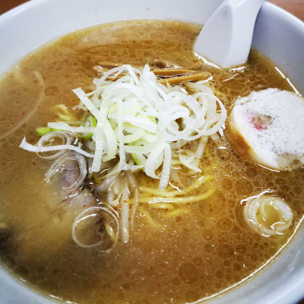 nickshormonsha_'s tweet photo. なんかあっさりしていたがもうこのくらいの濃度でいいのかも。
약간 옅은 맛이었지만 이제 이 정도의 진함으로 좋을지도 모른다.
#라면 #ラーメン #ramen #龍竜 #삿포로 #札幌 #sapporo #Саппоро #신삿포로 #新さっぽろ #shinsapporo #홋카이도 #北海道 #Hokkaido #Хоккайдо #점심 #lunch #午餐 #昼食 https://t.co/anoXReQyhh